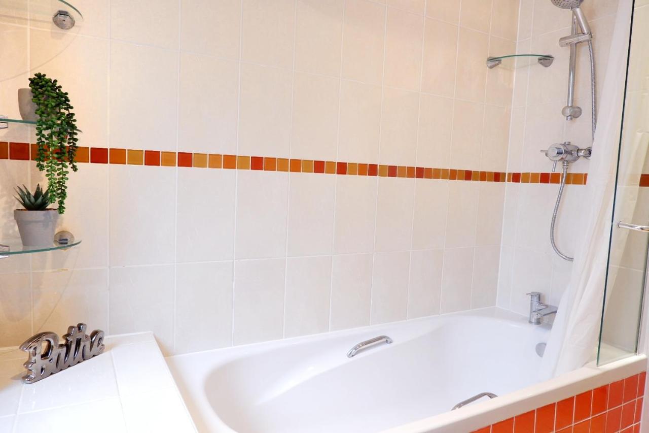 Stunning Apartment Close To Cambridge Station With Free Parking! Eksteriør bilde